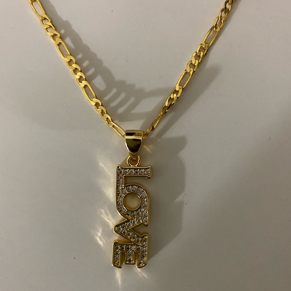 GOLD LOVE PENDANT